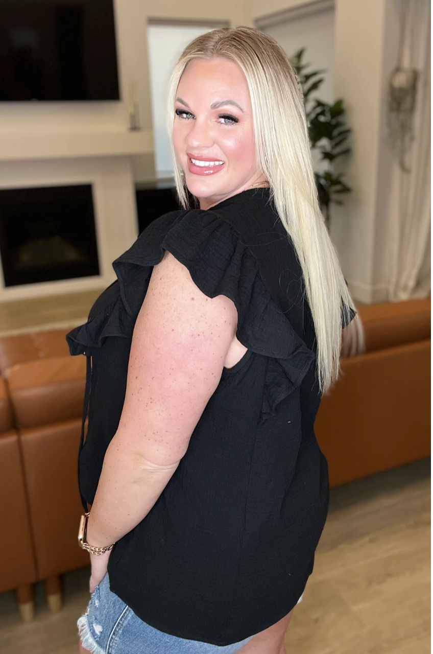 Sample Sale: XL GAUZE KEYHOLE NECKLINE FLUTTER SLEEVE BLOUSE IN BLACK