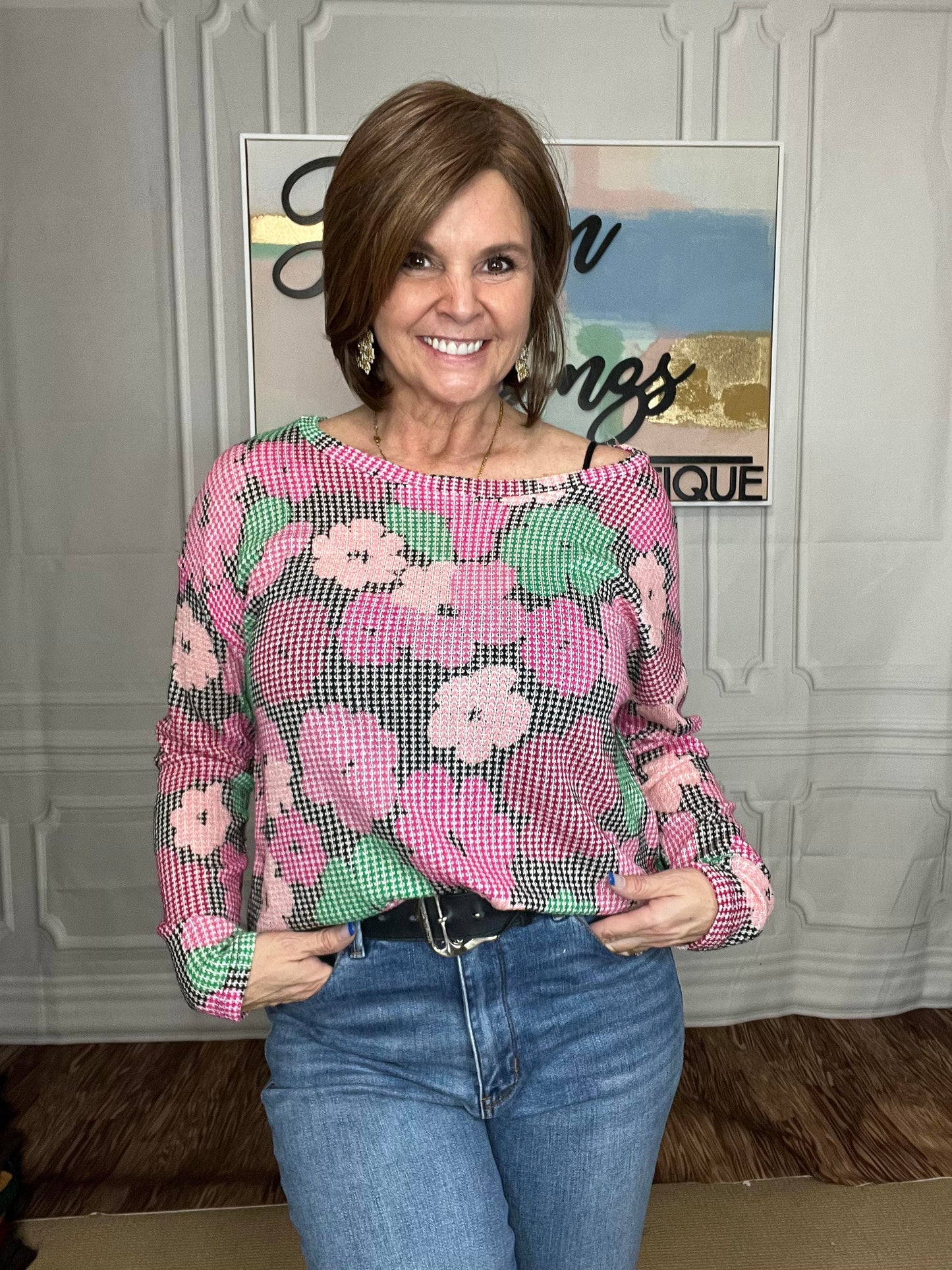 SAMPLE SALE:  LARGE   GROUP CHAT FLORAL TOP