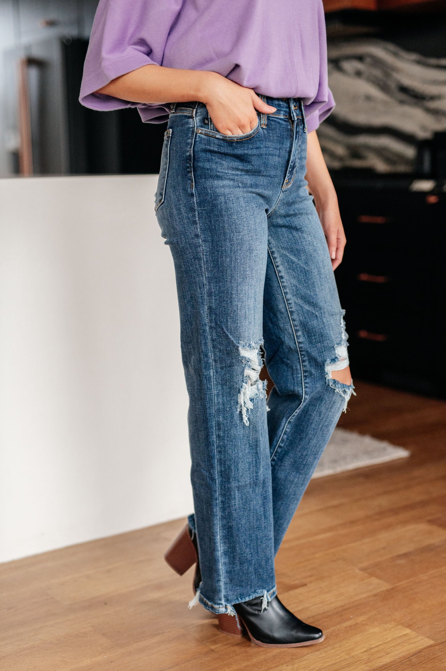 Rose High Rise 90's Straight Jeans in Dark Wash No