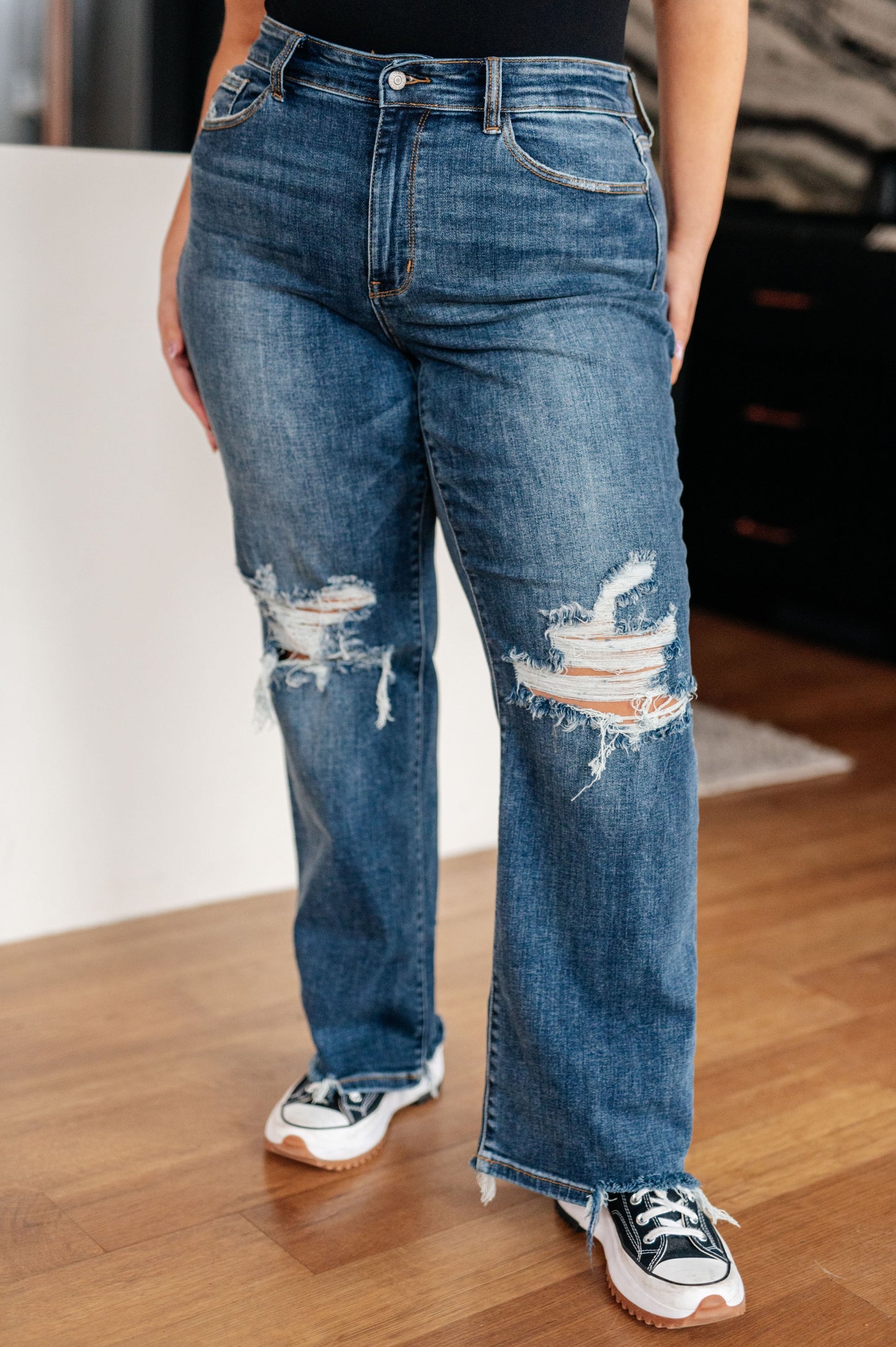 Rose High Rise 90's Straight Jeans in Dark Wash No