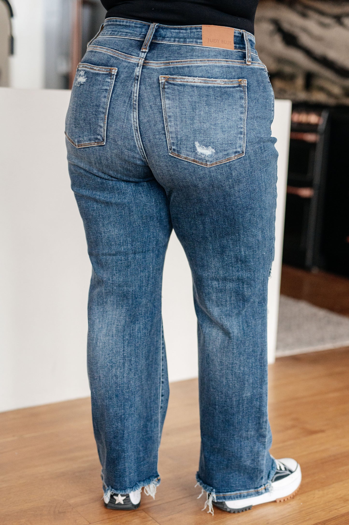 Rose High Rise 90's Straight Jeans in Dark Wash No