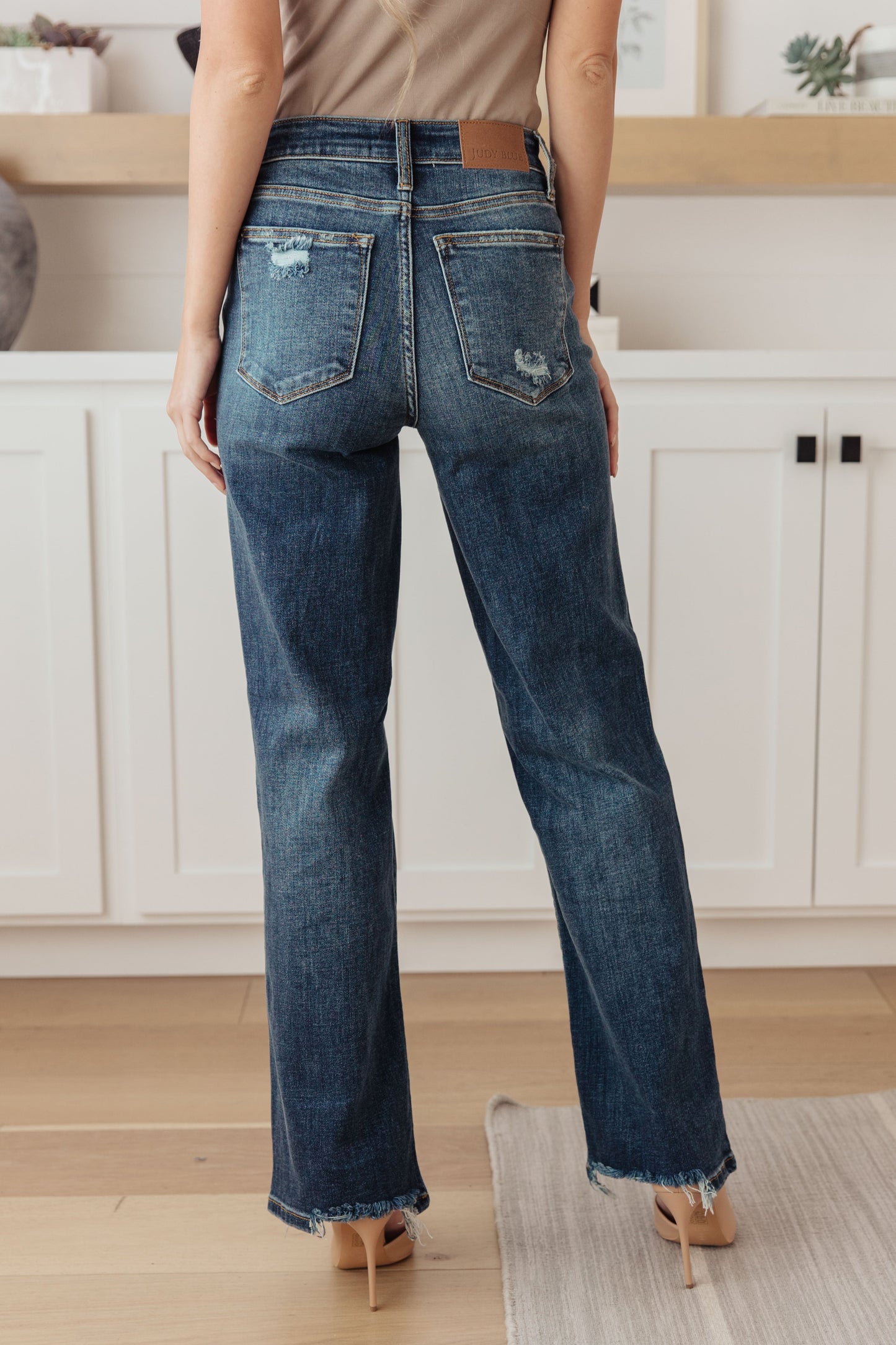 Rose High Rise 90's Straight Jeans in Dark Wash No