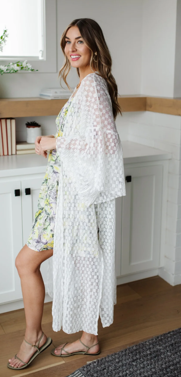 SAMPLE SALE:  LARGE  BEACHSIDE BABE KIMONO IN IVORY