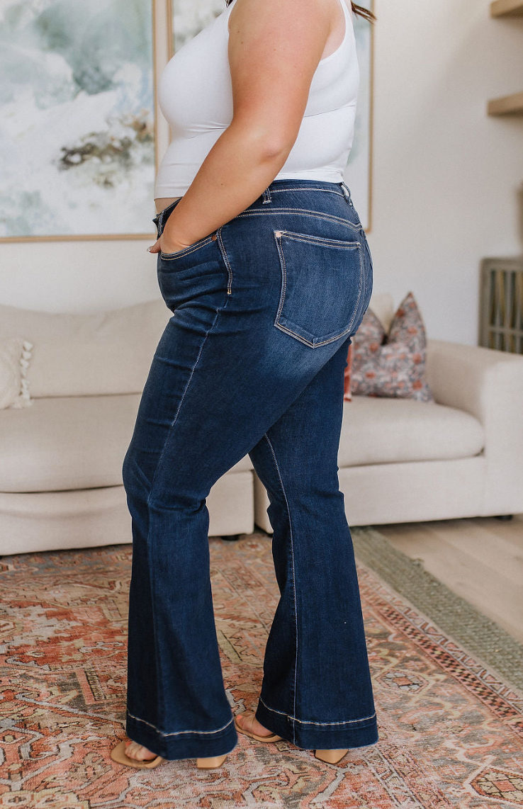 SAMPLE SALE: 15/32 JUDY BLUE ZOEY FLARED JEANS